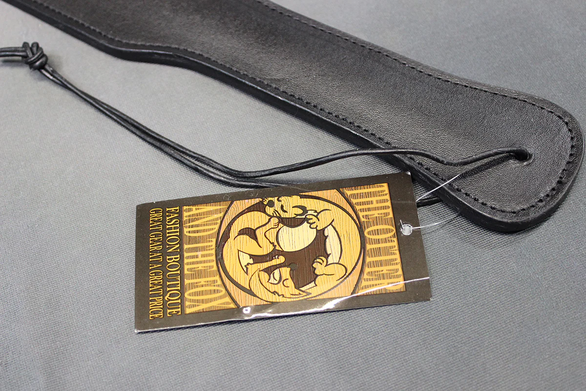 Classic Leather Paddle by The Otter and The Fox - Image 3