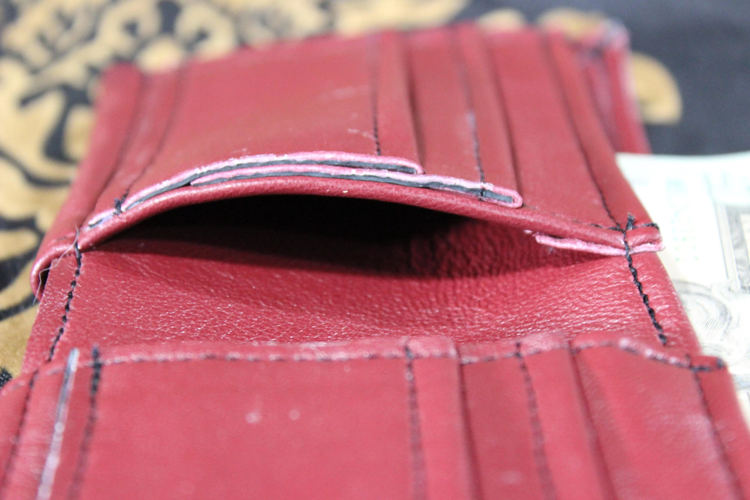 Classic Men's Wallet in Burgundy Leather - Image 5