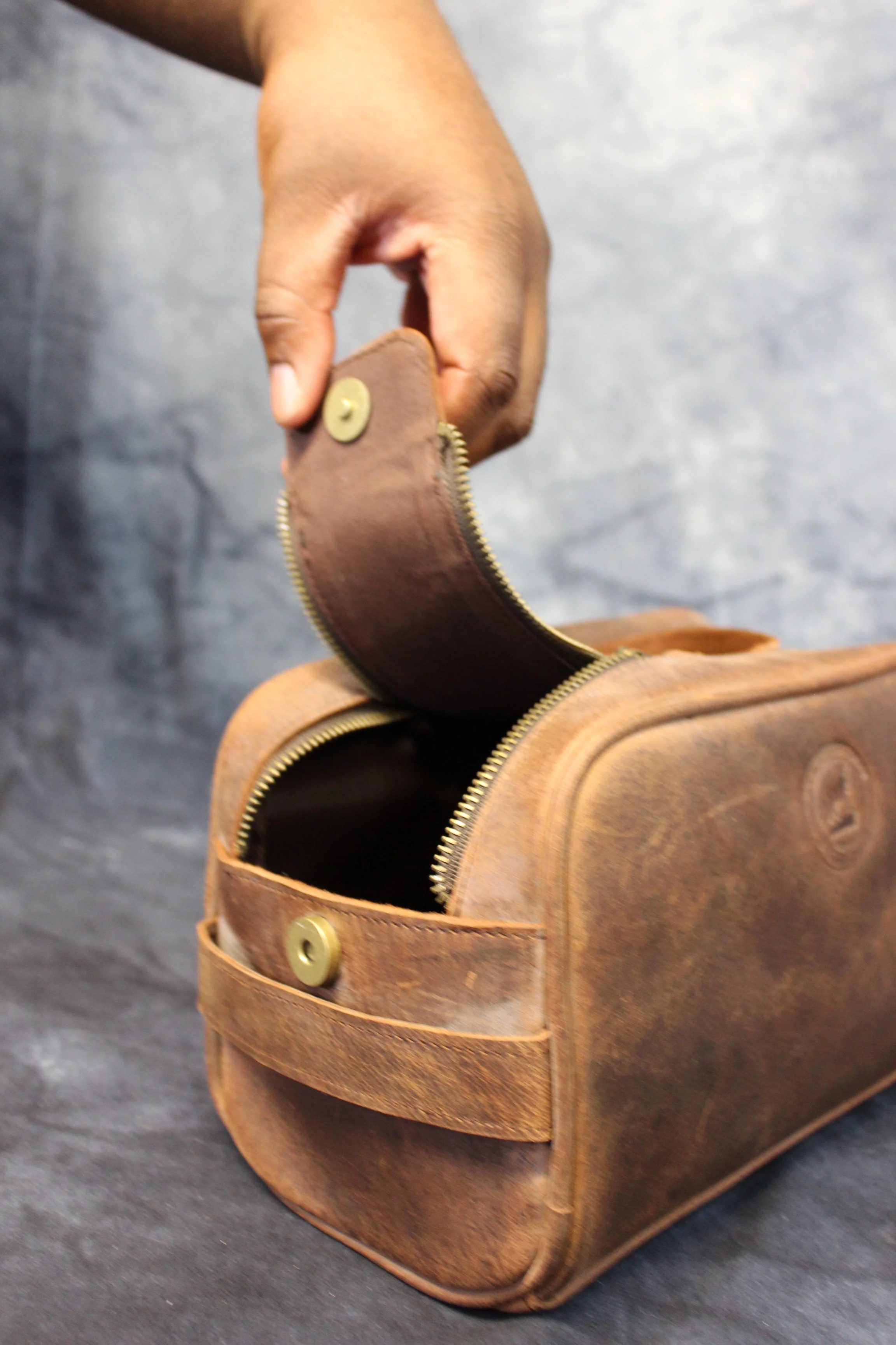 Leather Dopp Kit - Image 12