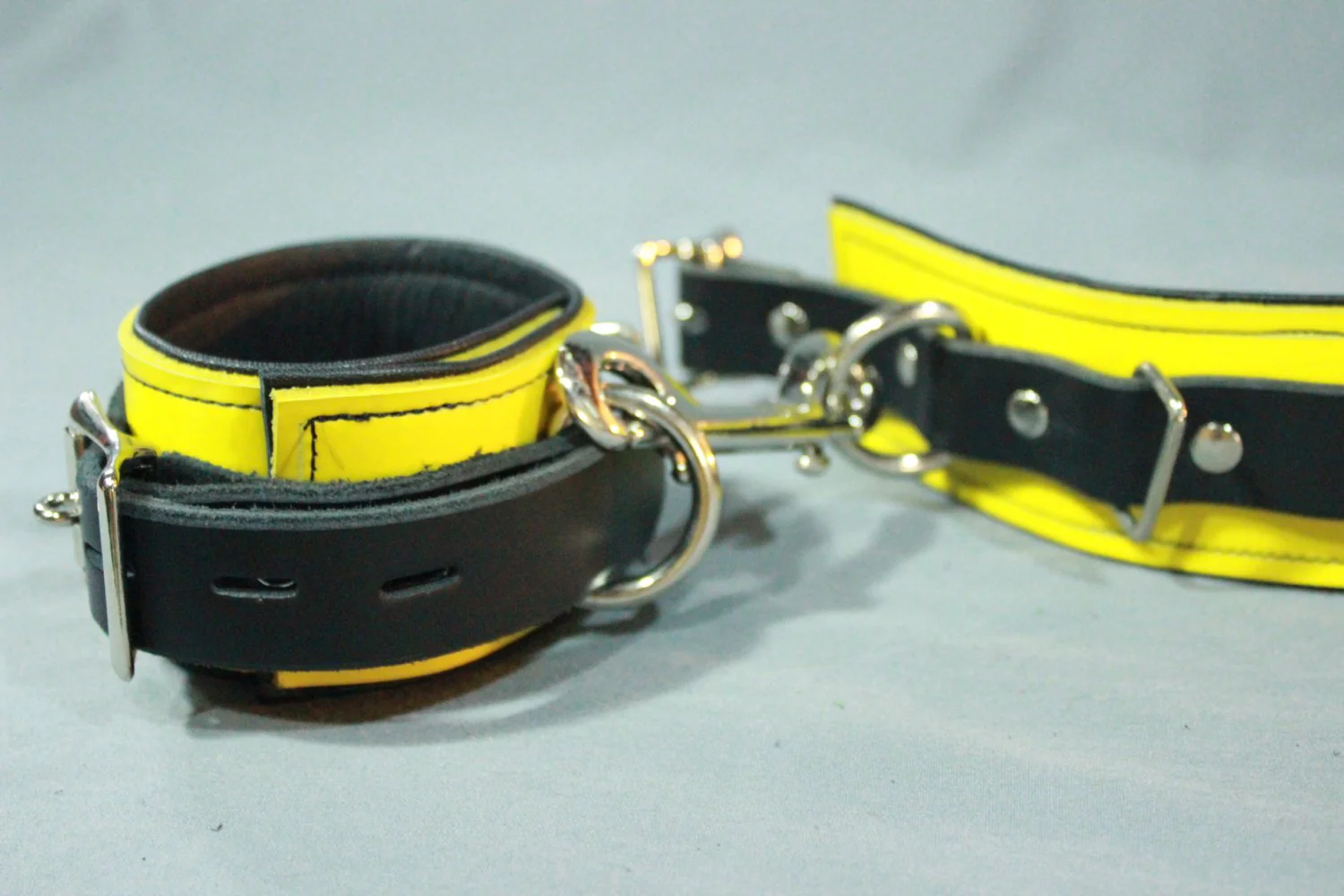 SAVE! One pair of wrist AND one pair of ankle restraints! - Image 3