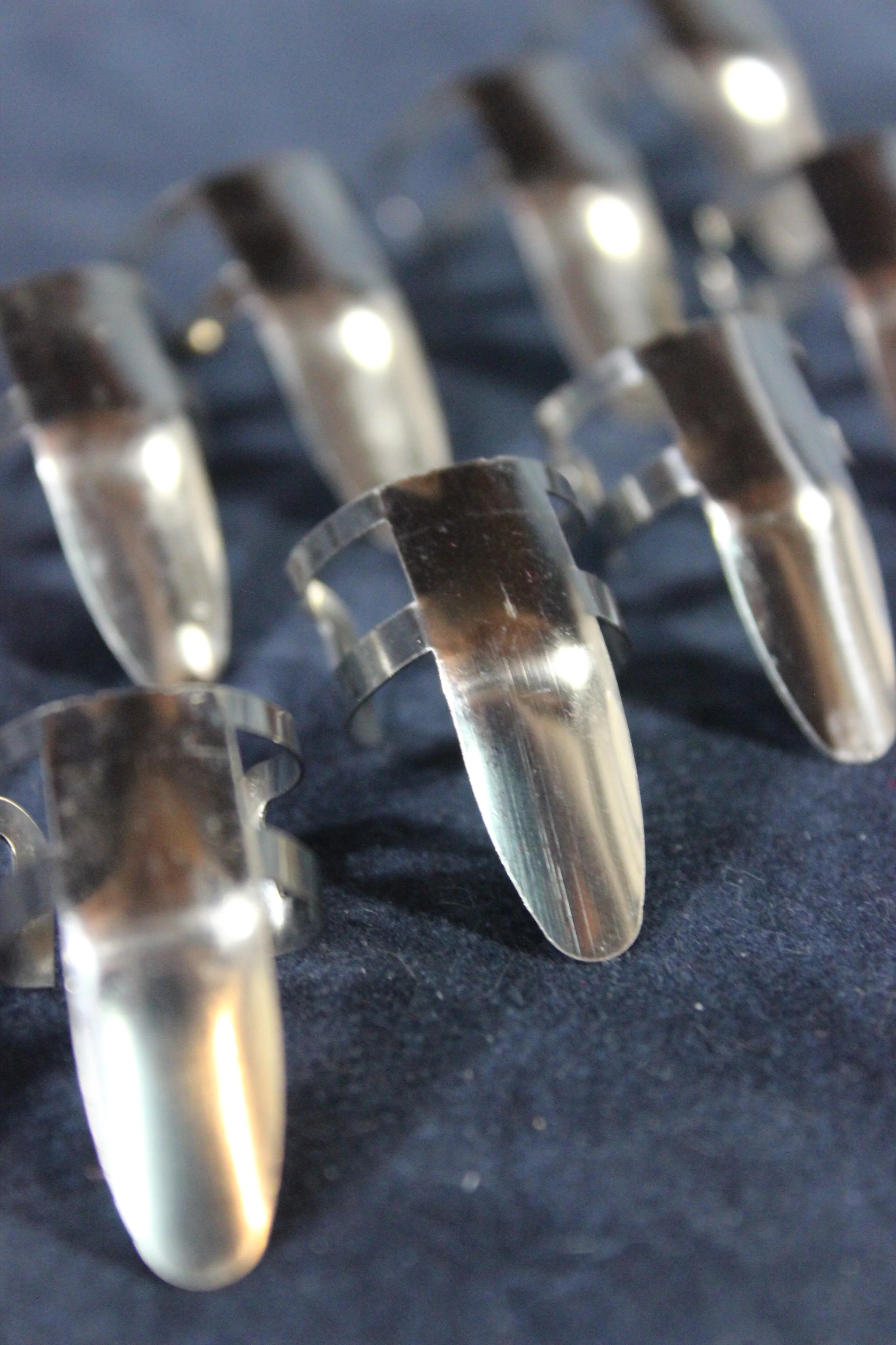 Scratchy Claws - Image 3