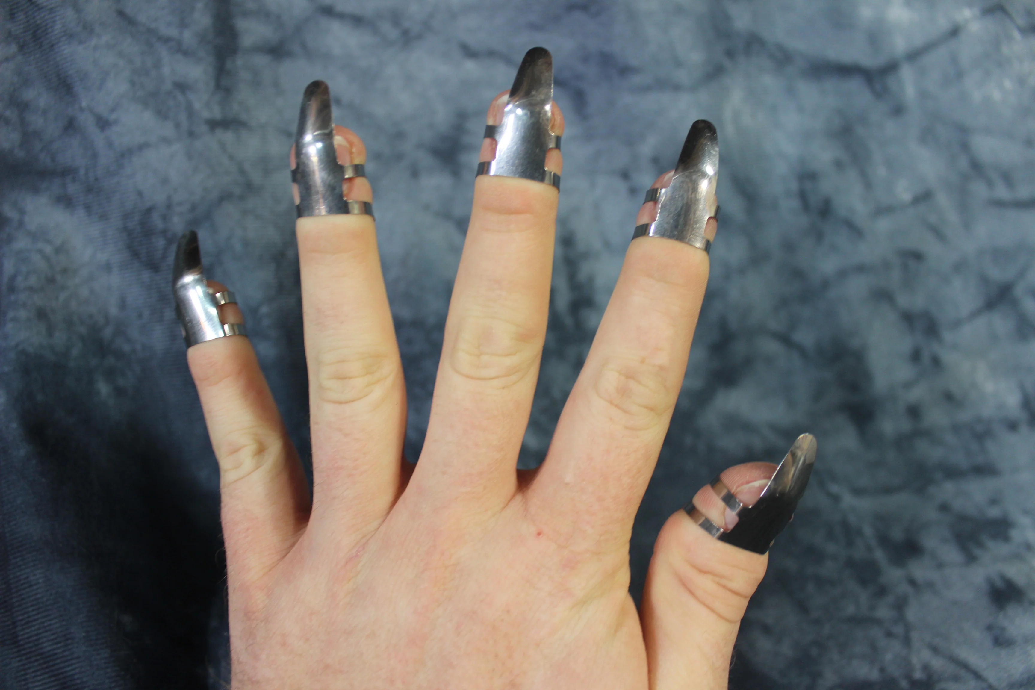 Scratchy Claws - Image 5