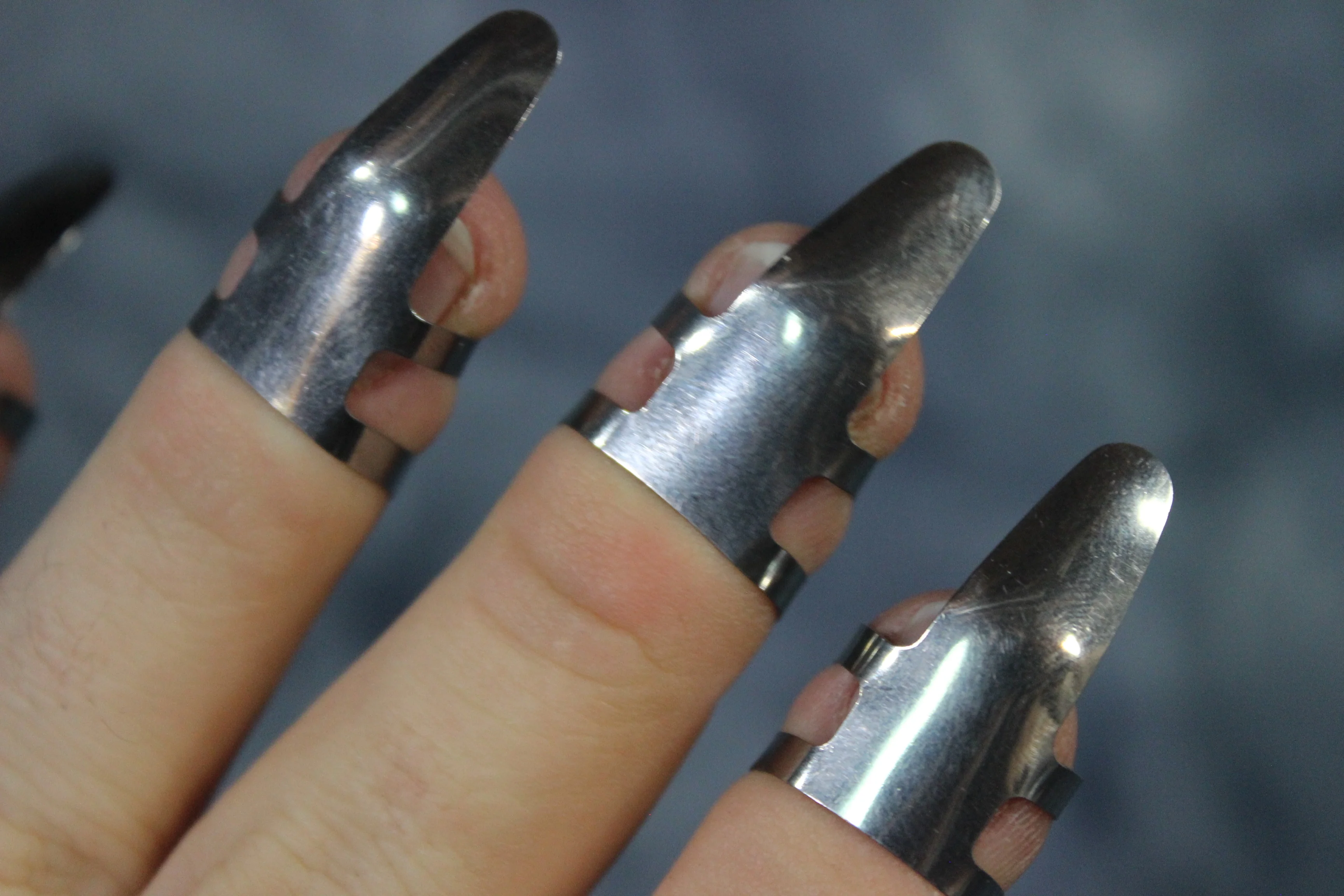 Scratchy Claws - Image 7